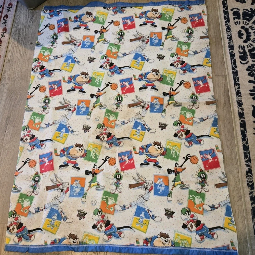 Vintage 90s Warner Bros. Looney Toons Space Jam Throw Blanket Satin‎ Trim